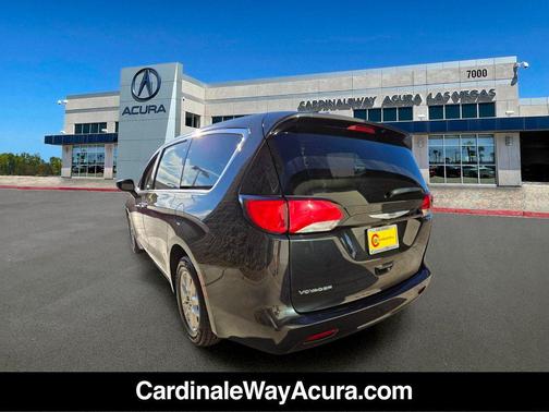 Brilliant Black Crystal Pearlcoat 2023 Chrysler Voyager LX