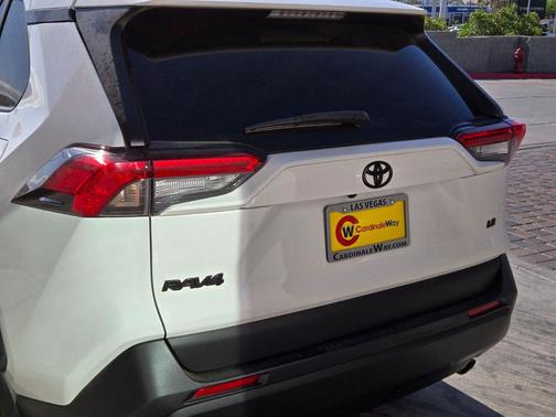 Ice Cap 2023 Toyota RAV4 LE
