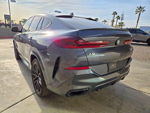 2022 BMW X6 M50i