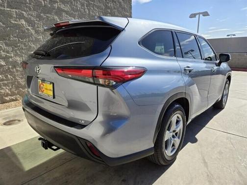 2021 Toyota Highlander LE