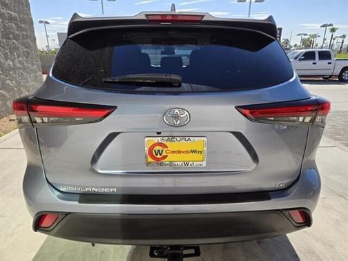 2021 Toyota Highlander LE