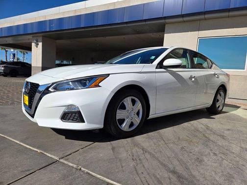 Glacier White 2019 Nissan Altima 2.5 S