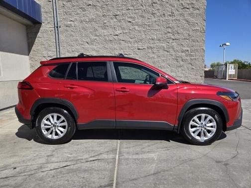 2022 Toyota Corolla Cross LE