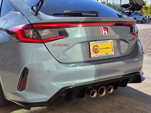 Sonic Gray Pearl 2025 Honda Civic Type R