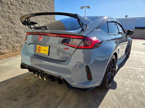 Sonic Gray Pearl 2025 Honda Civic Type R