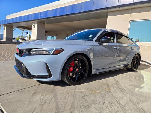 Sonic Gray Pearl 2025 Honda Civic Type R