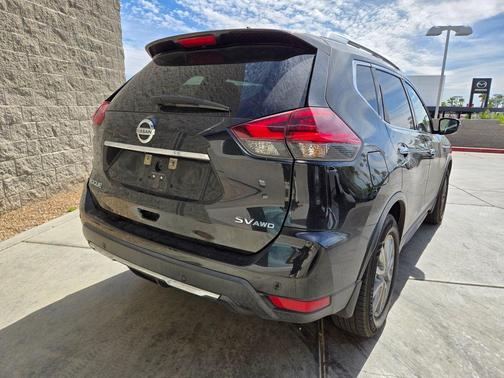 Magnetic Black Pearl 2020 Nissan Rogue SV