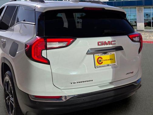 Summit White 2024 GMC Terrain AWD AT4