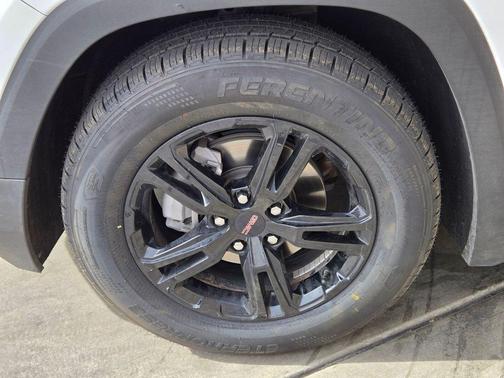 Summit White 2024 GMC Terrain AWD AT4