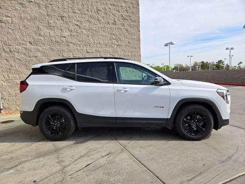 Summit White 2024 GMC Terrain AWD AT4