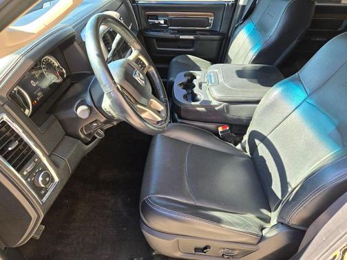 Brilliant Black Crystal Pearlcoat 2016 RAM 2500 Laramie