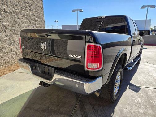 Brilliant Black Crystal Pearlcoat 2016 RAM 2500 Laramie