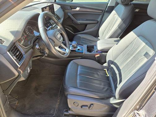Daytona Gray Pearl Effect 2022 Audi Q5 45 S line Premium
