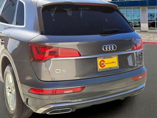 Daytona Gray Pearl Effect 2022 Audi Q5 45 S line Premium