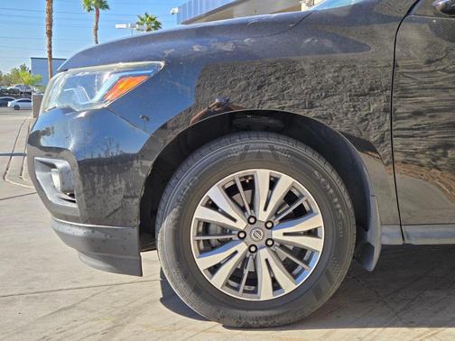 Magnetic Black Pearl 2020 Nissan Pathfinder S 4WD