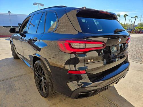 2022 BMW X5 M50i