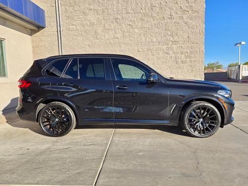 2022 BMW X5 M50i