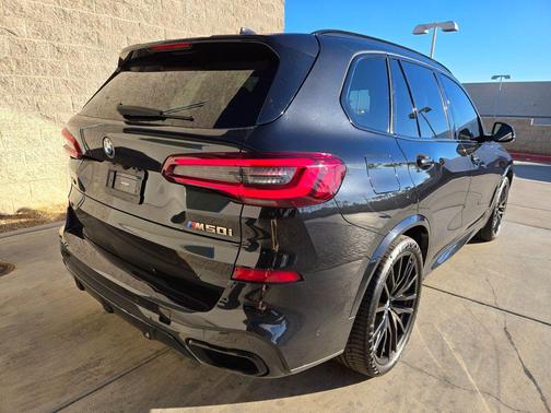 2022 BMW X5 M50i