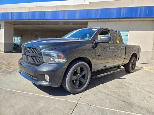 Brilliant Black Crystal Pearlcoat 2017 RAM 1500 Express