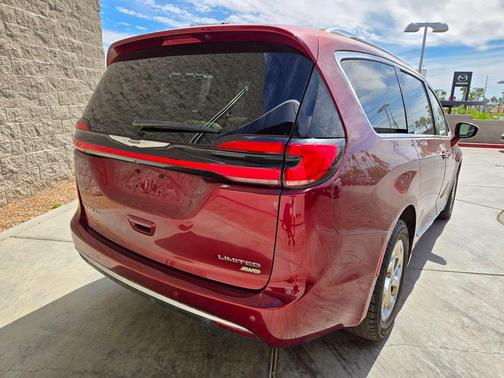 Velvet Red Pearlcoat 2021 Chrysler Pacifica Limited
