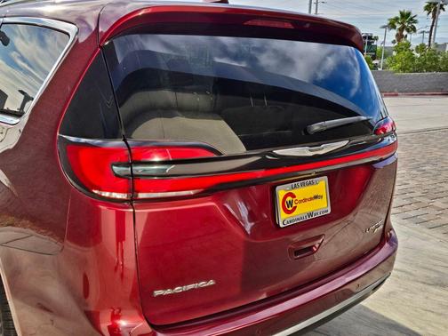 Velvet Red Pearlcoat 2021 Chrysler Pacifica Limited