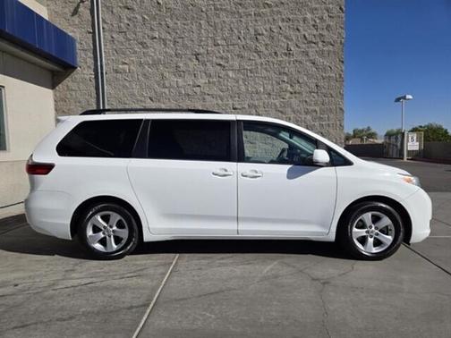 2015 Toyota Sienna LE