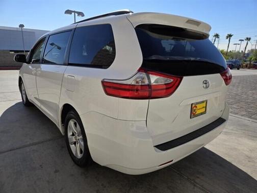 2015 Toyota Sienna LE