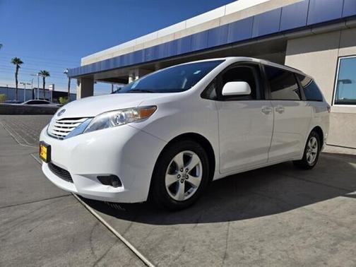 2015 Toyota Sienna LE