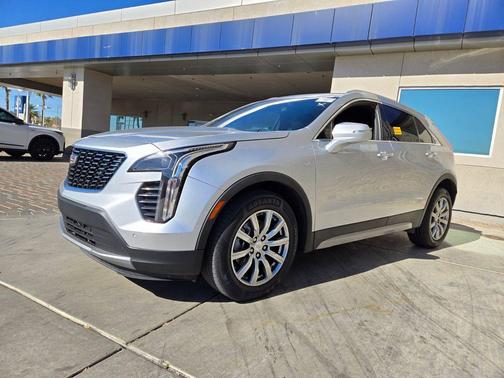 Radiant Silver Metallic 2022 Cadillac XT4 Premium Luxury