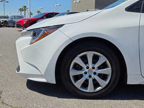 White 2022 Toyota Corolla LE