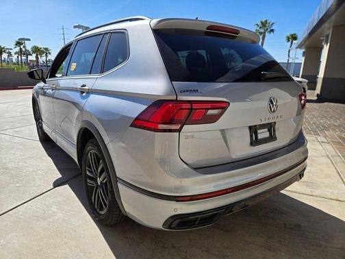 2022 Volkswagen Tiguan 2.0T SE R-Line Black