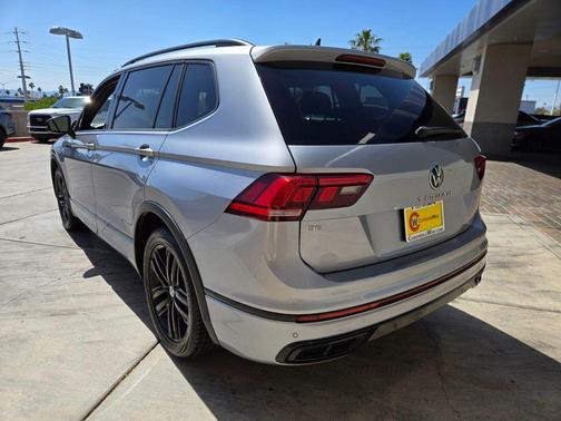 Pyrite Silver Metallic 2022 Volkswagen Tiguan 2.0T SE R-Line Black