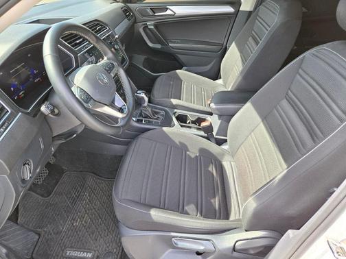 Pure White 2024 Volkswagen Tiguan 2.0T S