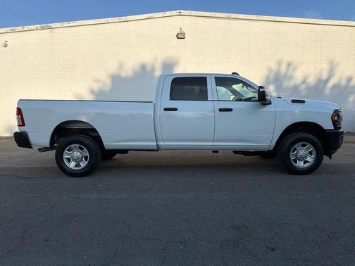 Bright White Clearcoat 2024 RAM 2500 Big Horn