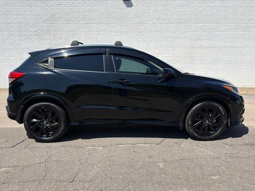 Crystal Black Pearl 2021 Honda HR-V AWD Sport