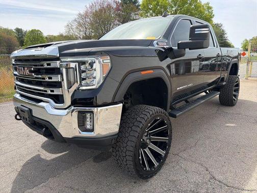 Black 2021 GMC Sierra 2500 SLE