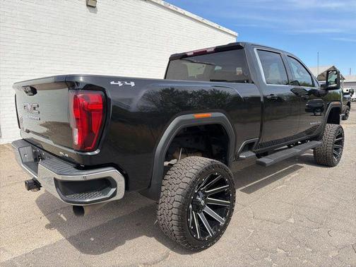 Black 2021 GMC Sierra 2500 SLE