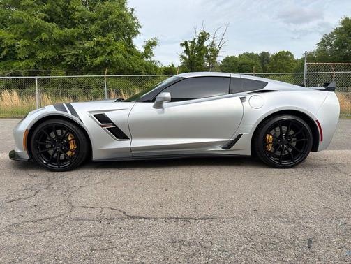 Blade Silver Metallic 2017 Chevrolet Corvette Grand Sport