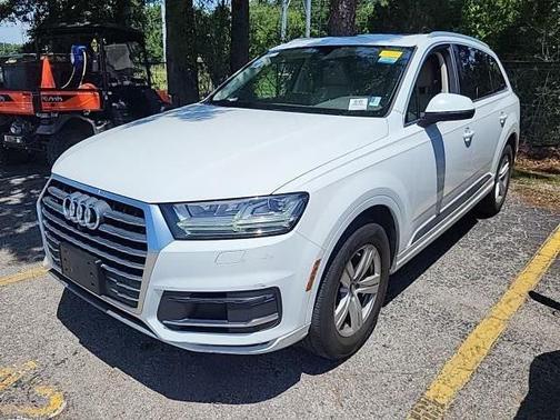 2019 Audi Q7 45 SE Premium Plus