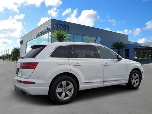 2019 Audi Q7 45 SE Premium Plus