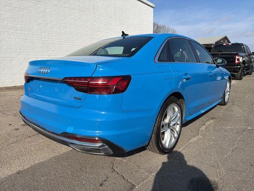2022 Audi A4 45 S line Premium Plus