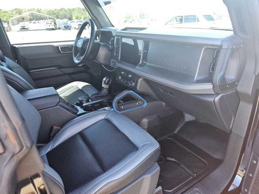 Shadow Black 2024 Ford Bronco Black Diamond