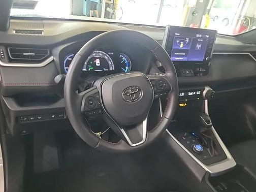 Blizzard Pearl/Midnight Black Metallic 2022 Toyota RAV4 Prime XSE