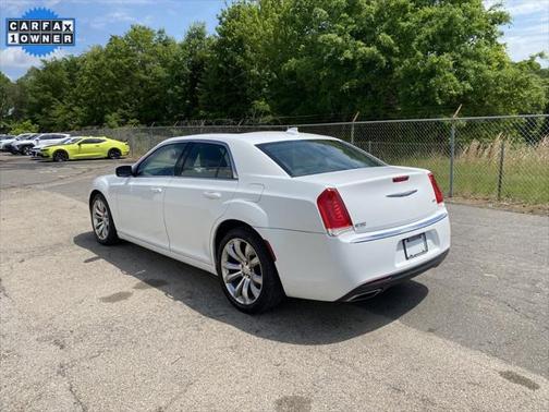 2017 Chrysler 300 Limited