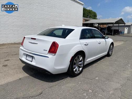 2017 Chrysler 300 Limited