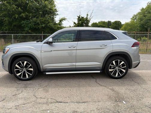 Silver Mist Metallic 2025 Volkswagen Atlas Cross Sport 2.0T SEL Premium