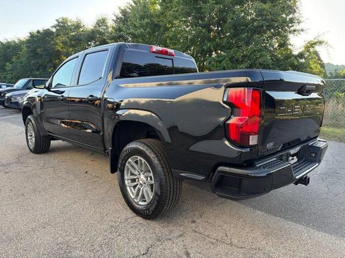 Black 2026 Chevrolet Colorado LT