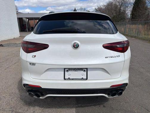 2018 Alfa Romeo Stelvio Quadrifoglio
