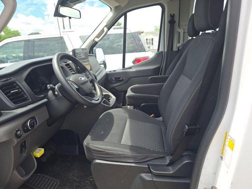 Oxford White 2022 Ford Transit-350 XLT