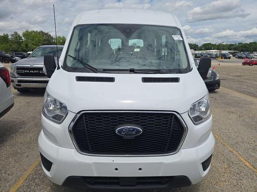 Oxford White 2022 Ford Transit-350 XLT